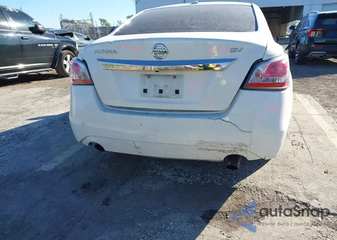 2015 Nissan Altima 2.5 Sv z USA, uszkodzony, nr VIN 1N4AL3AP8FC421373